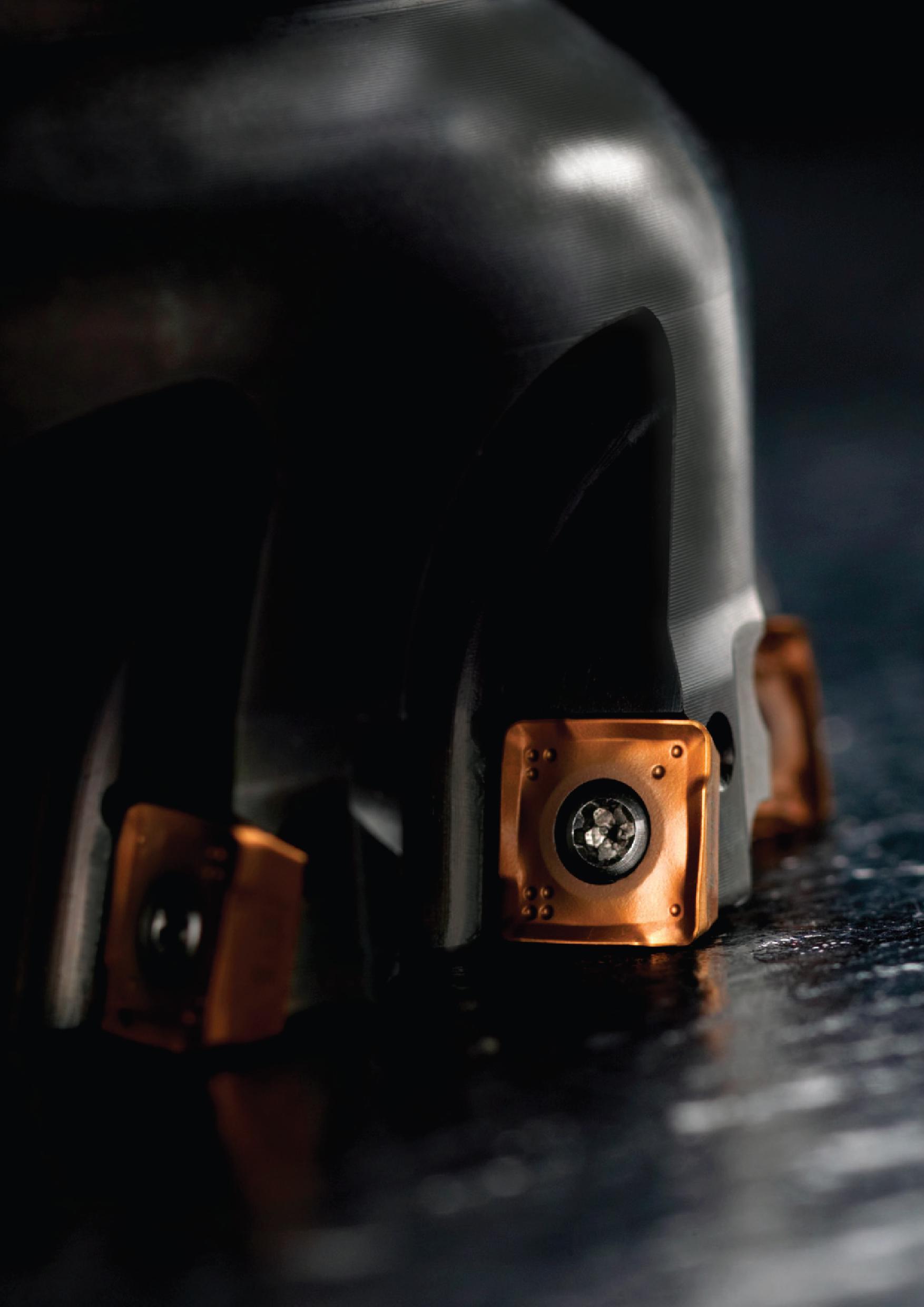 133 Высокопроизводительный фрезерный инструмент Sandvik Coromant с твердосплавными многогранными режущими пластинами Иллюстрация торцевой сборной фре Пособие SANDVIK COROMANT 2009 Обработка материалов резанием Металлорежущий инструмент и инструментальная оснастка для металлообрабатывающего промышленного оборудования Стр. 